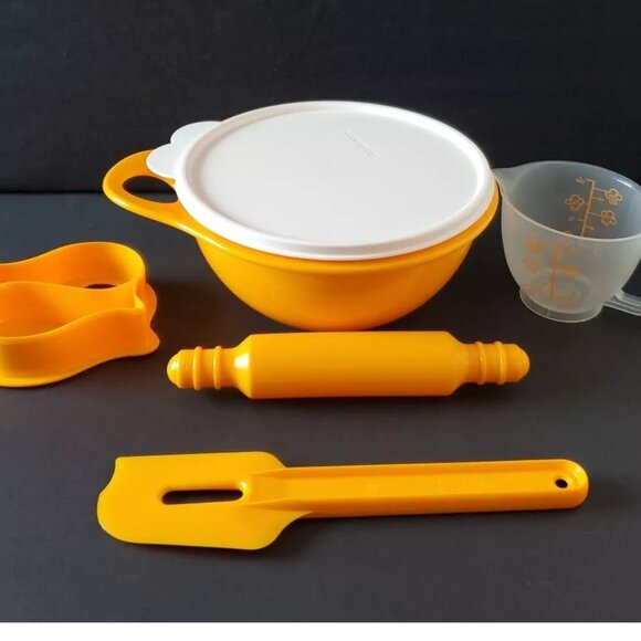 Tupperware Kids Baking Set -  Papaya/Orange - Picture 3 of 3